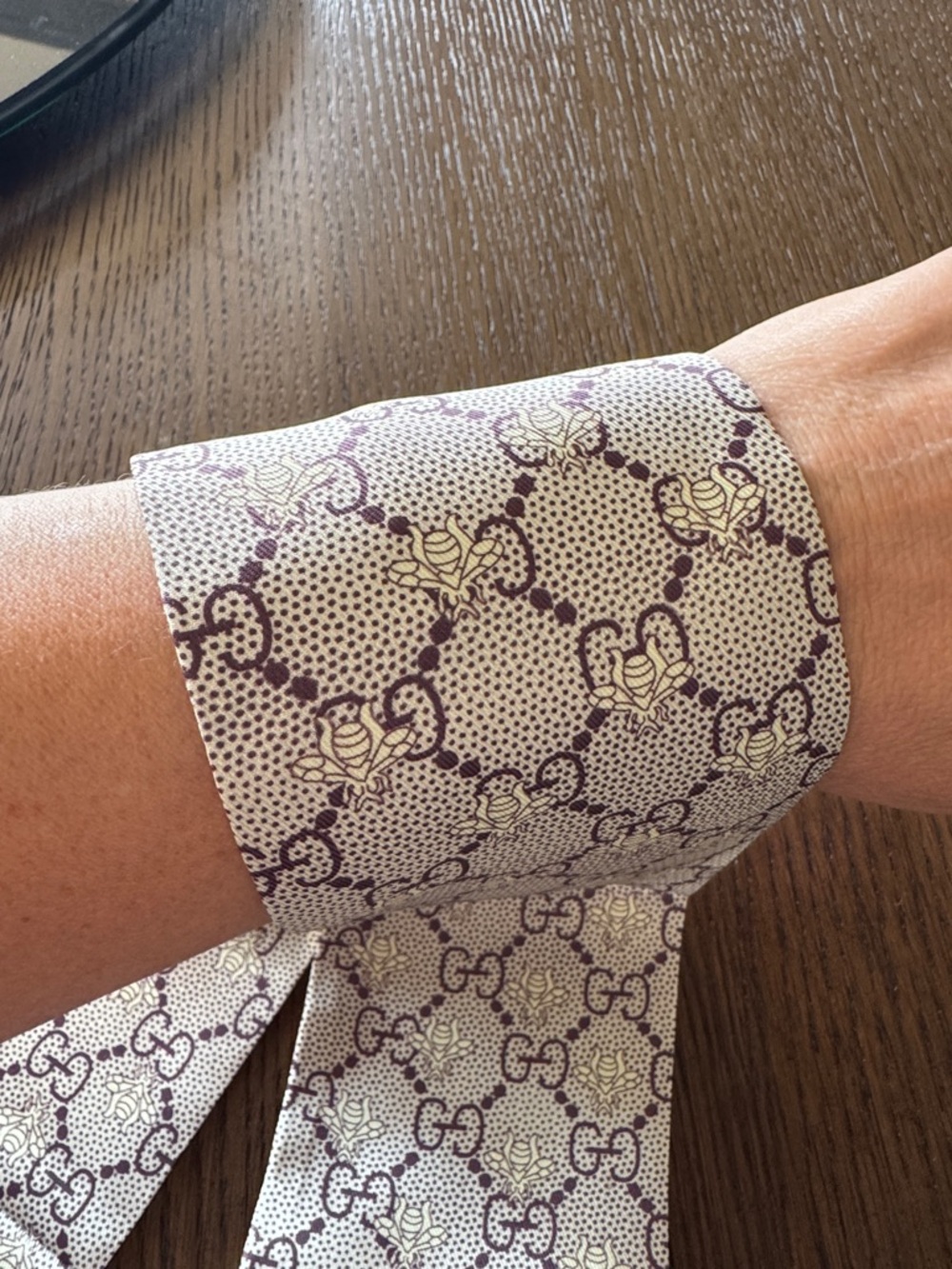 Gucci Pink, Beige & Blue GG Silk Twilly head scarf. - Picture 6 of 6